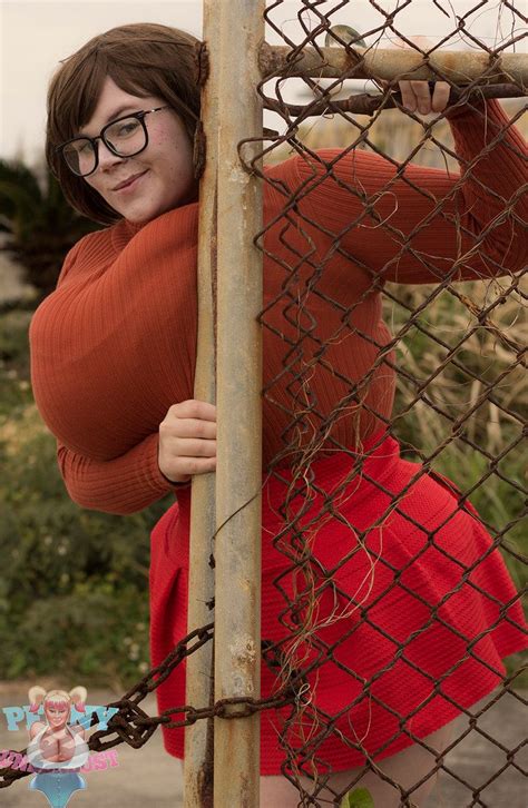 Velma Dinkley by underbust on DeviantArt